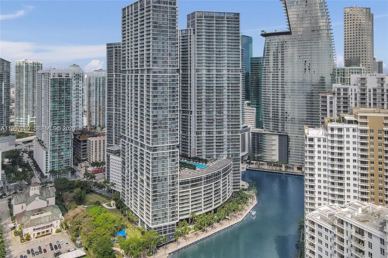 495 Brickell Ave , Unit 3211, Miami, FL 33131 Photo