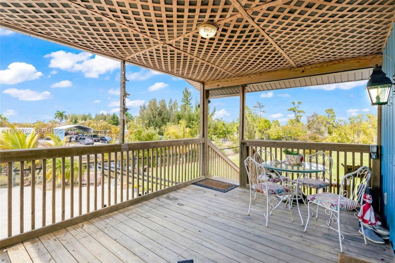 6050 Stringfellow Rd , Saint James City, FL 33956 Photo