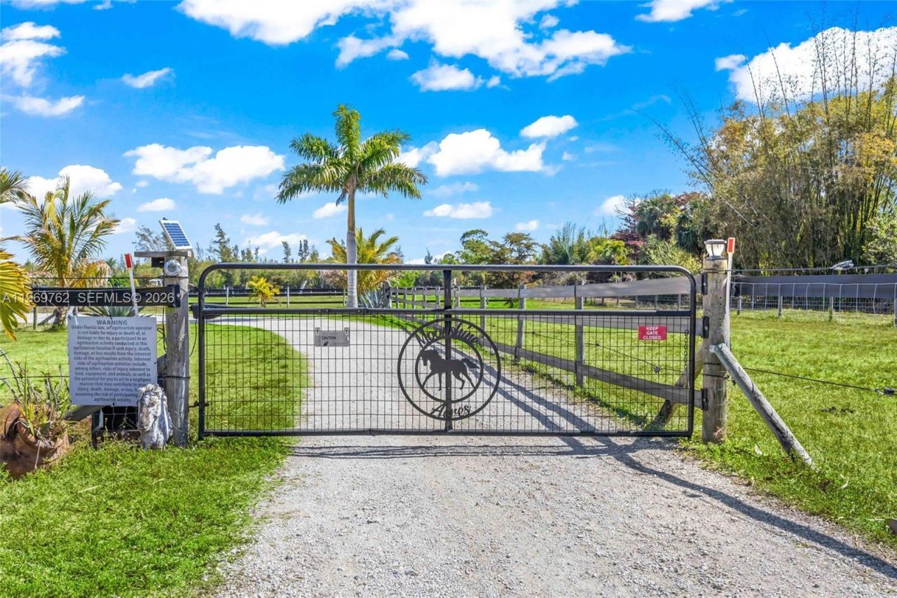 6050 Stringfellow Rd , Saint James City, FL 33956 Photo