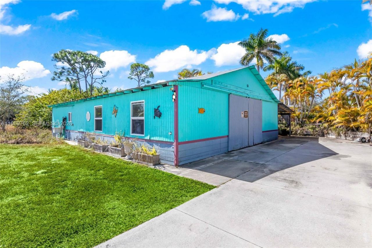 6050 Stringfellow Rd , Saint James City, FL 33956 Photo