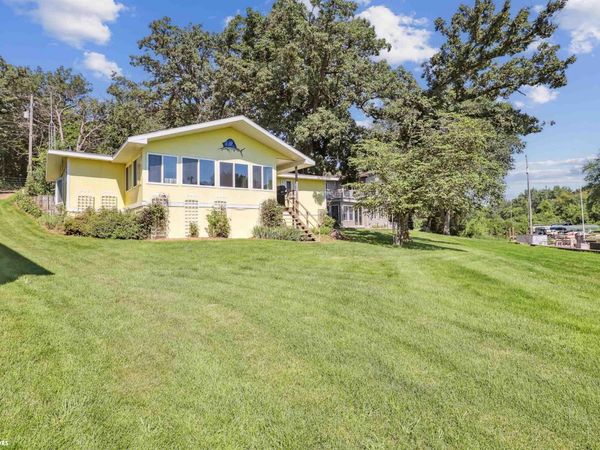 203 Woodland Road, Montezuma, IA 50171