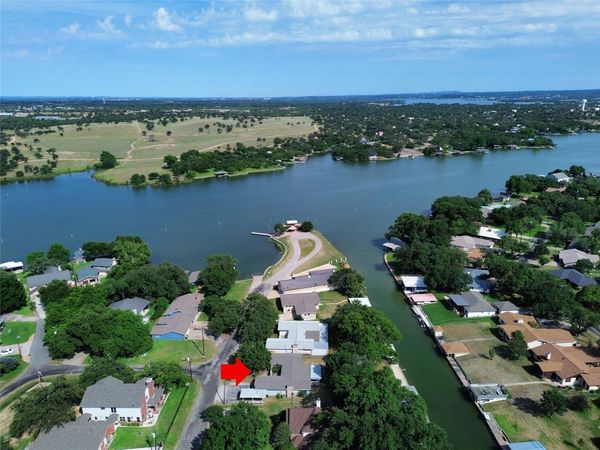 111 Dove RD, Highland Haven, TX 78654