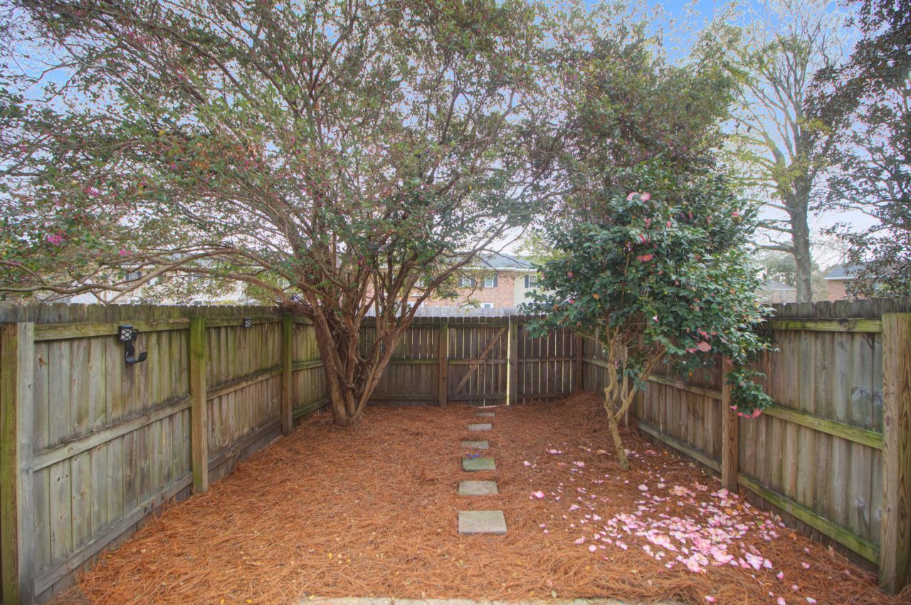 115 Heritage Circle Photo 13