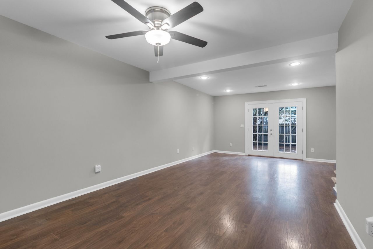 115 Heritage Circle Photo 3