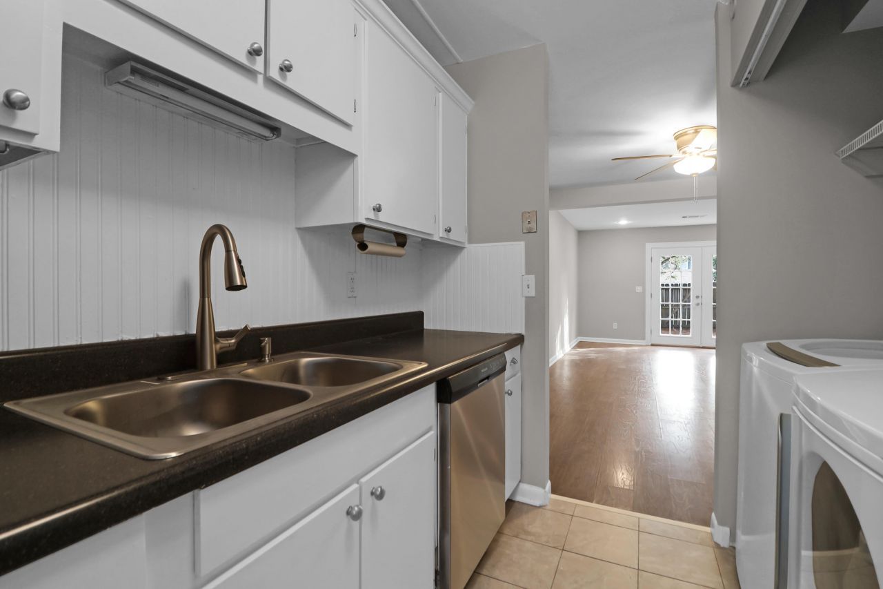 115 Heritage Circle Photo 7