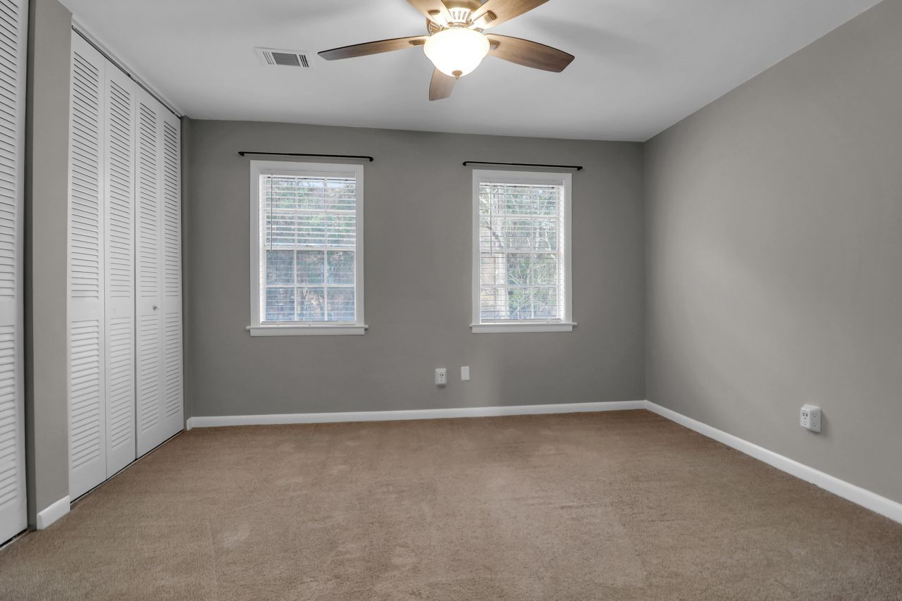 115 Heritage Circle Photo 9