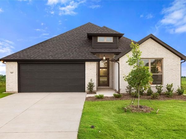 707 Escovedo Drive, Italy, TX 76651