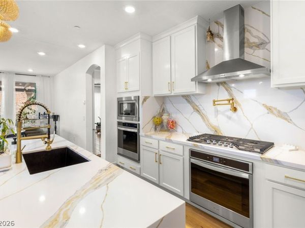 6 Sun Lily Lane , Henderson, NV 89011