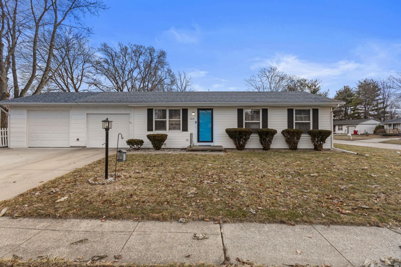 1610 Stratford Drive, Champaign, IL 61821 Main Photo