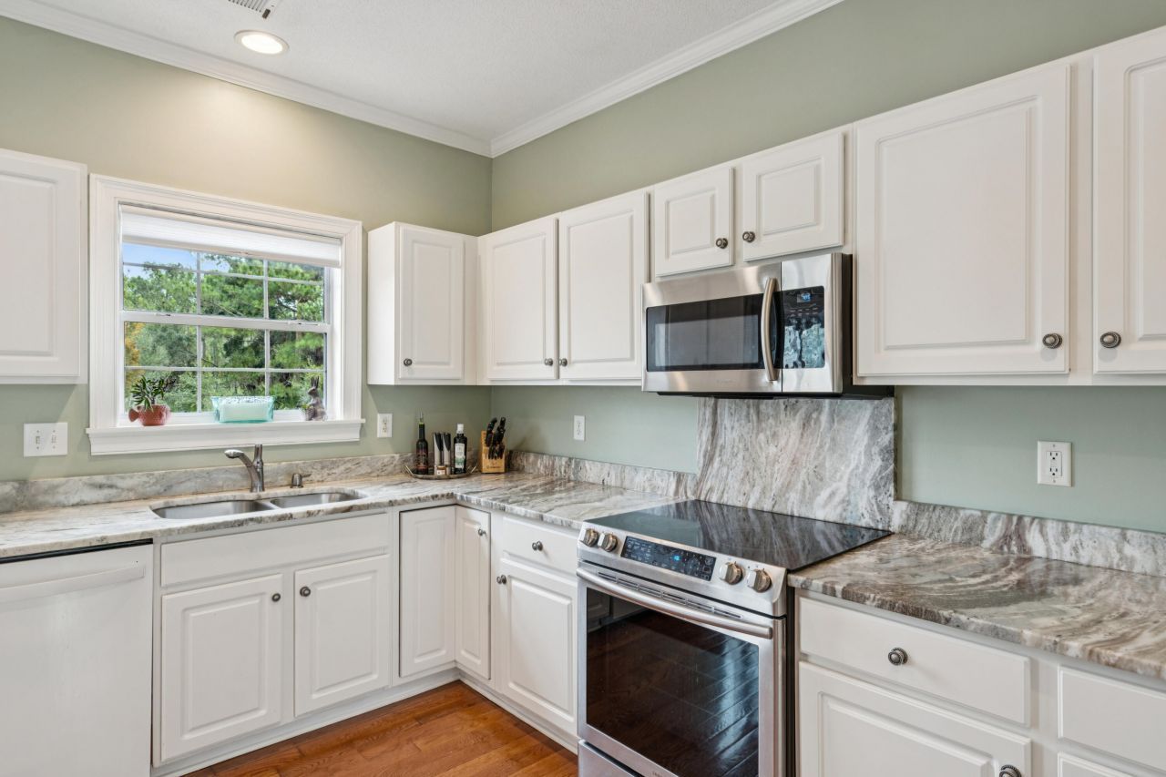 110 Revolution Drive Photo 10