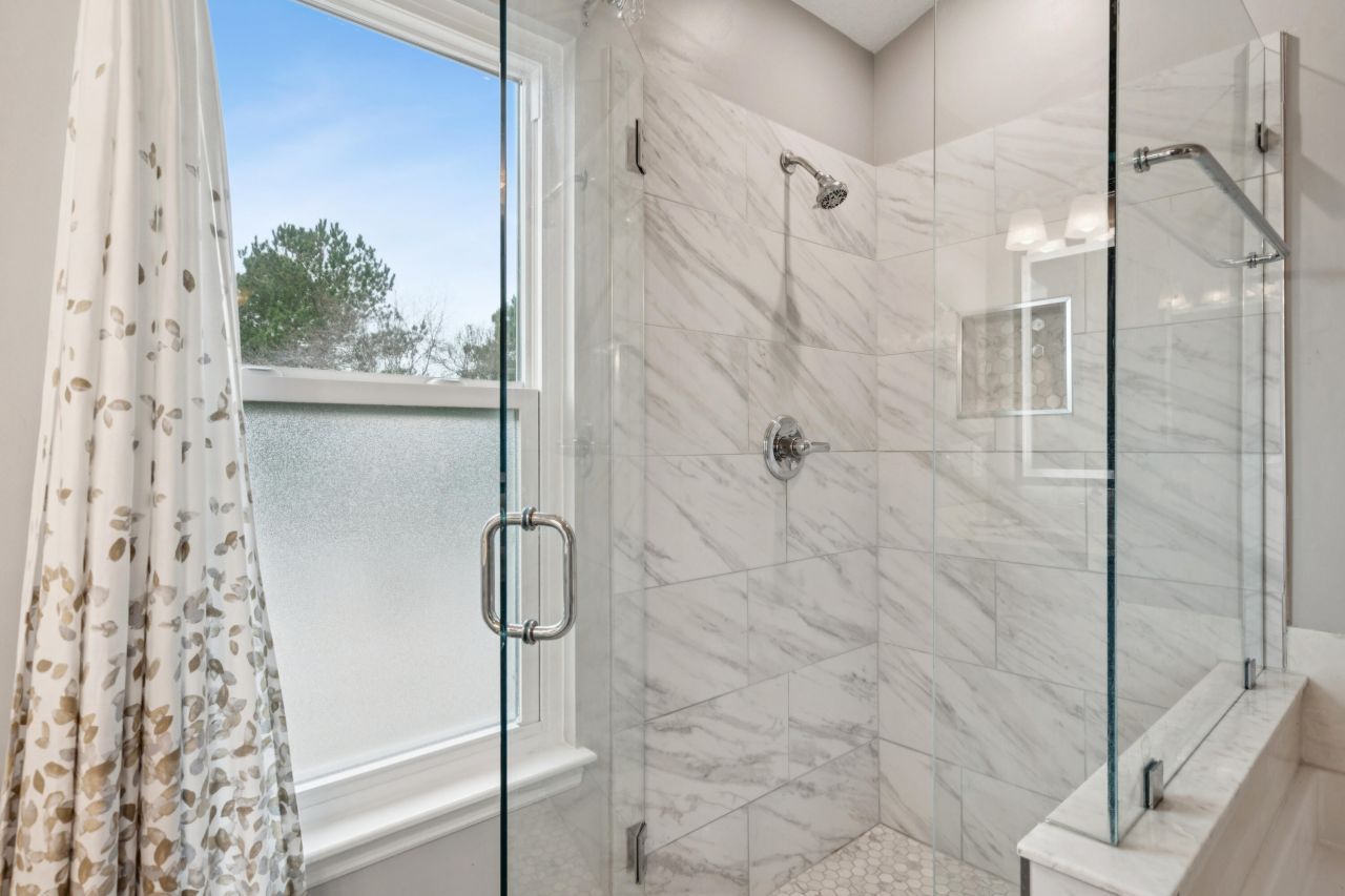 110 Revolution Drive Photo 16