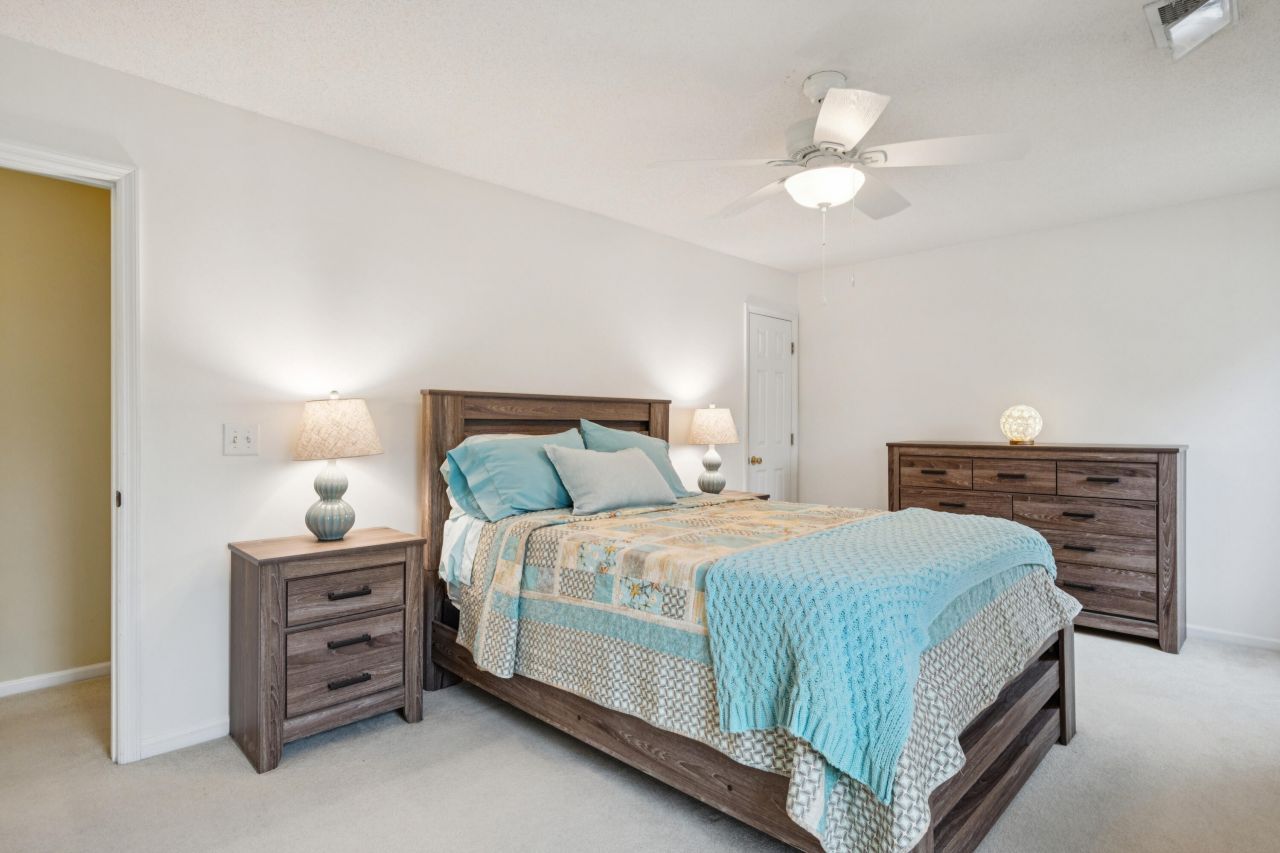 110 Revolution Drive Photo 19