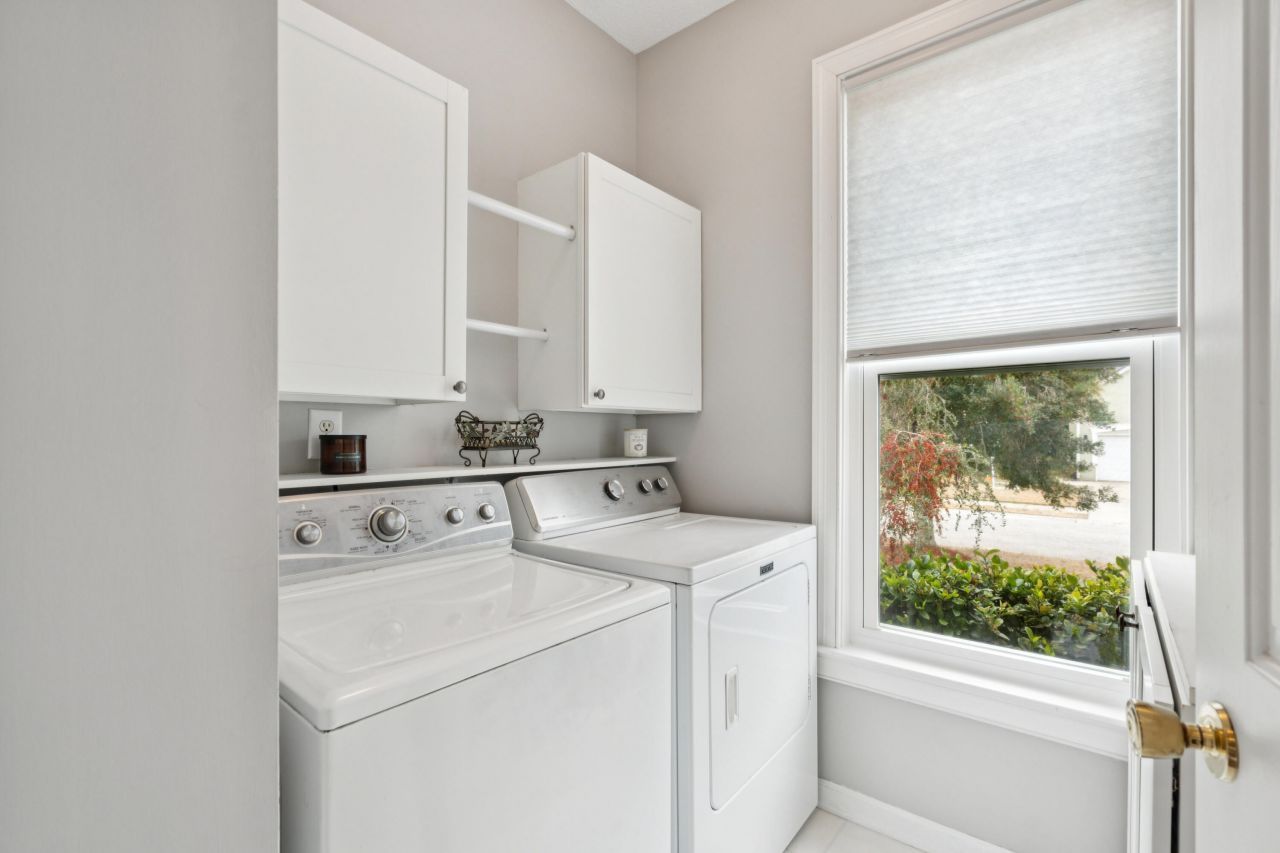 110 Revolution Drive Photo 21