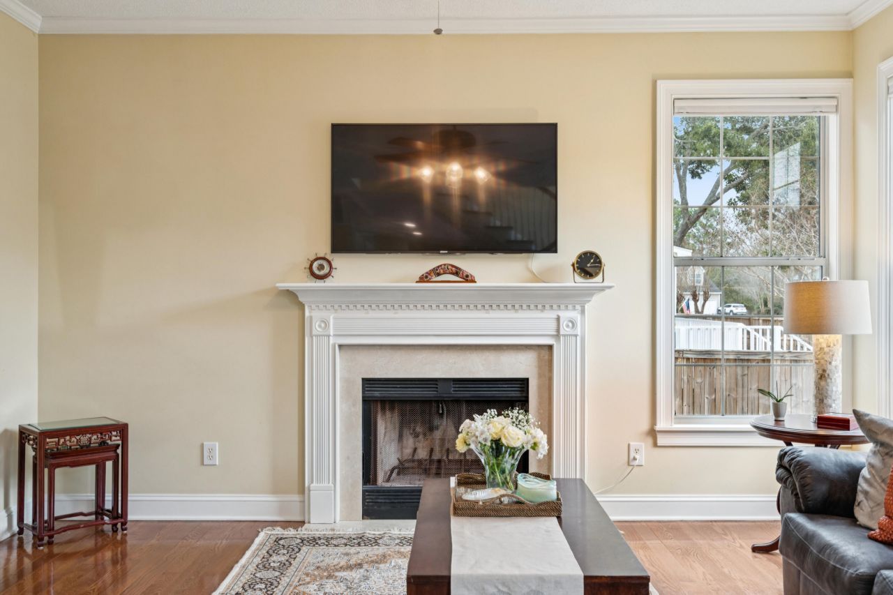 110 Revolution Drive Photo 6