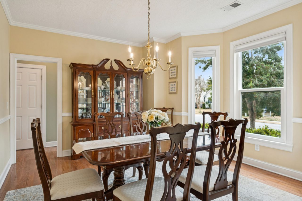 110 Revolution Drive Photo 8