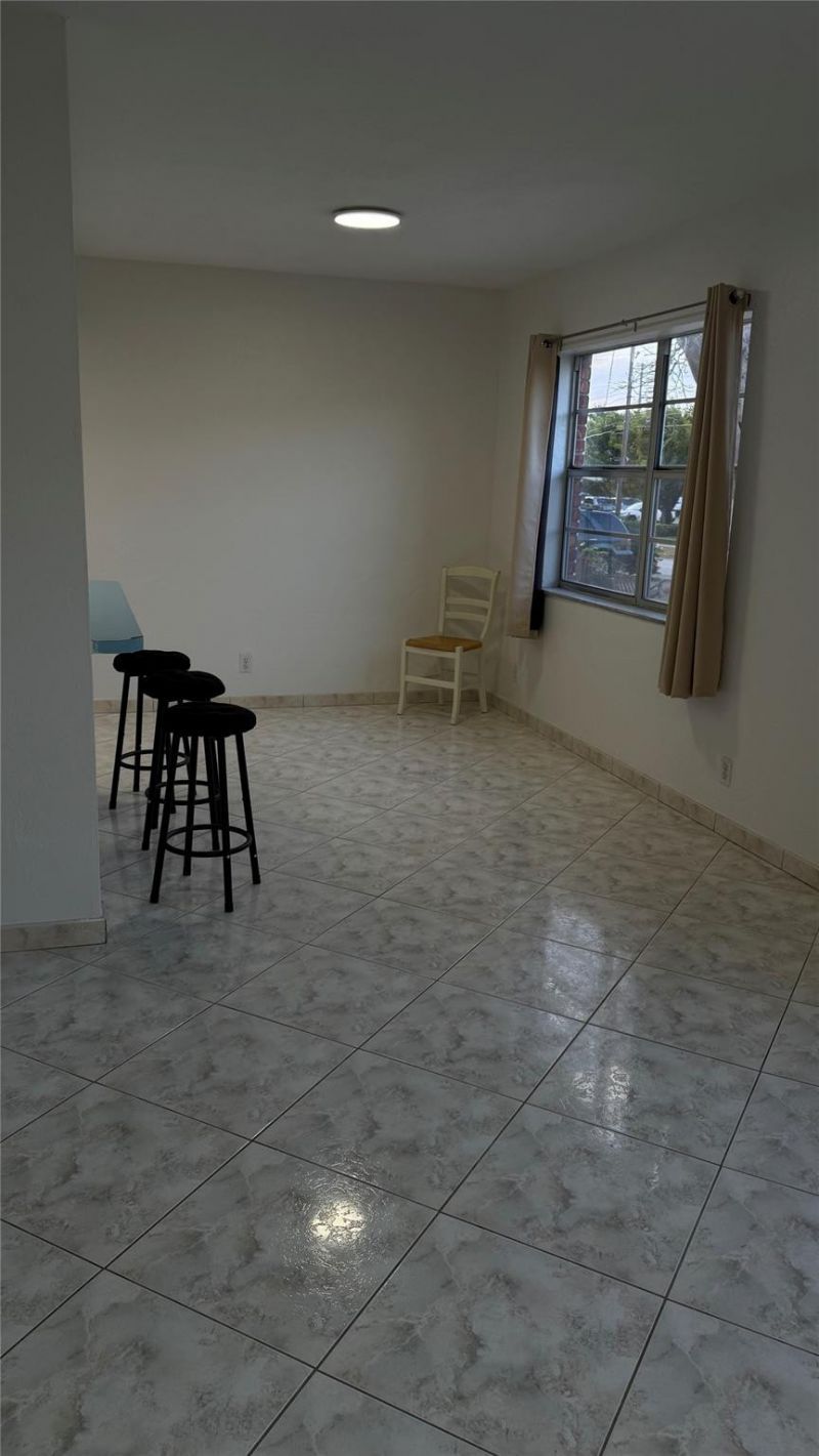 452 W Royal Palm Rd, Boca Raton, FL 33432 Photo