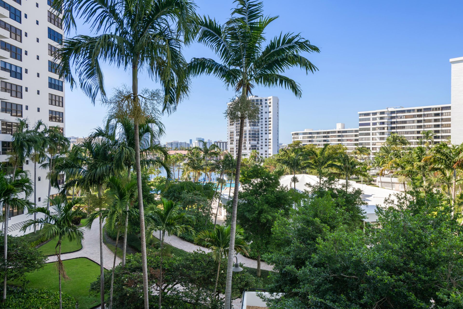 2500 Parkview Drive, Unit 615, Hallandale Beach, FL 33009 Photo