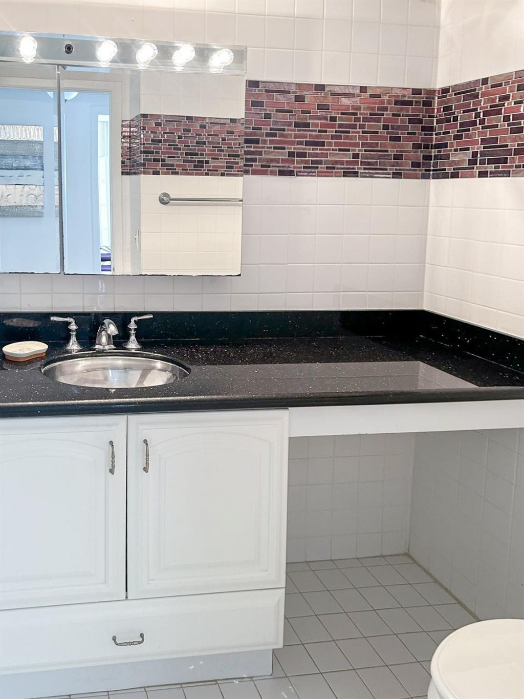 2500 Parkview Dr, Unit 615, Hallandale Beach, FL 33009 Photo