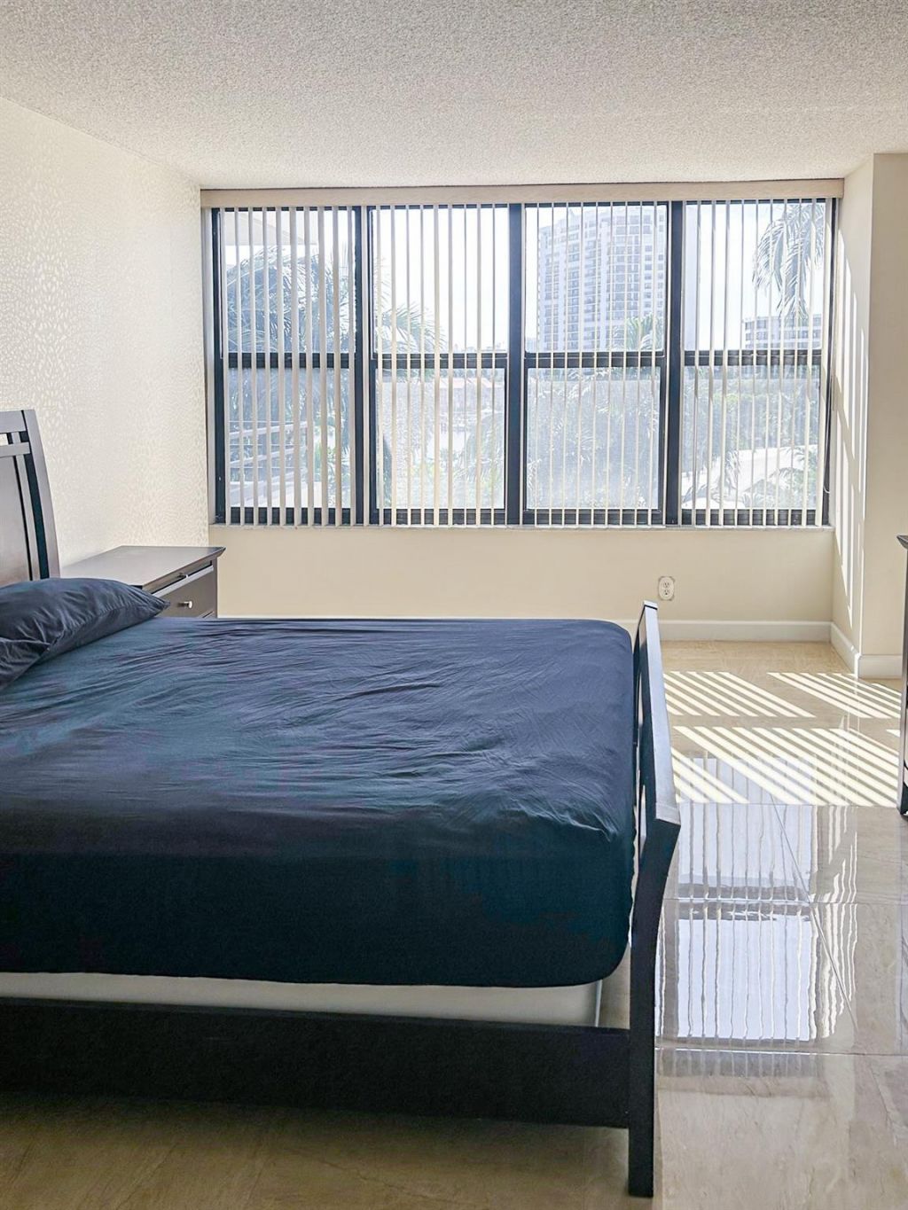 2500 Parkview Dr, Unit 615, Hallandale Beach, FL 33009 Photo