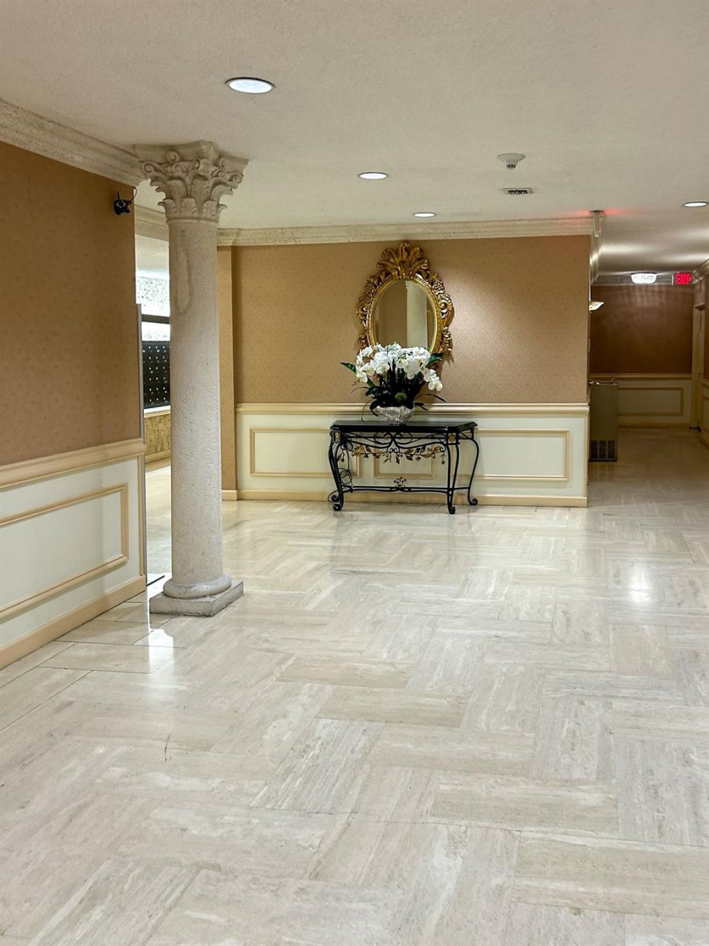 2500 Parkview Dr, Unit 615, Hallandale Beach, FL 33009 Photo