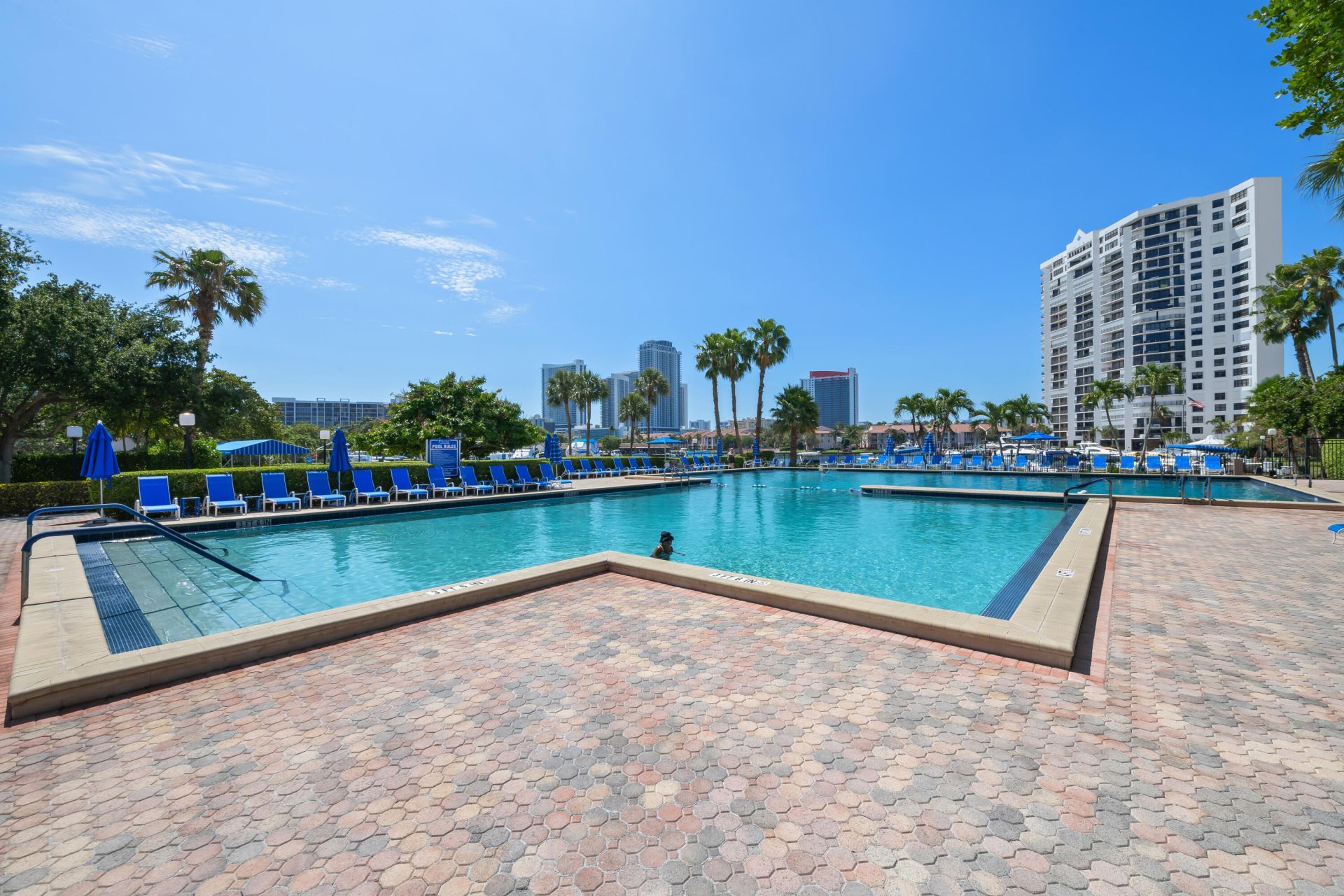 2500 Parkview Drive, Unit 615, Hallandale Beach, FL 33009 Photo