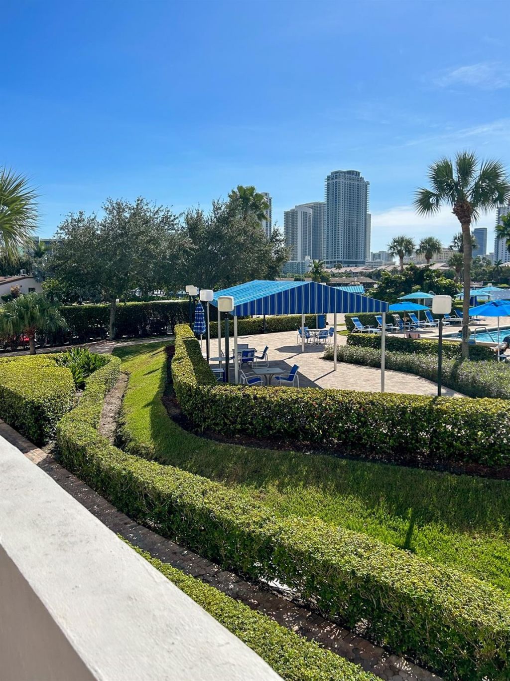 2500 Parkview Dr, Unit 615, Hallandale Beach, FL 33009 Photo