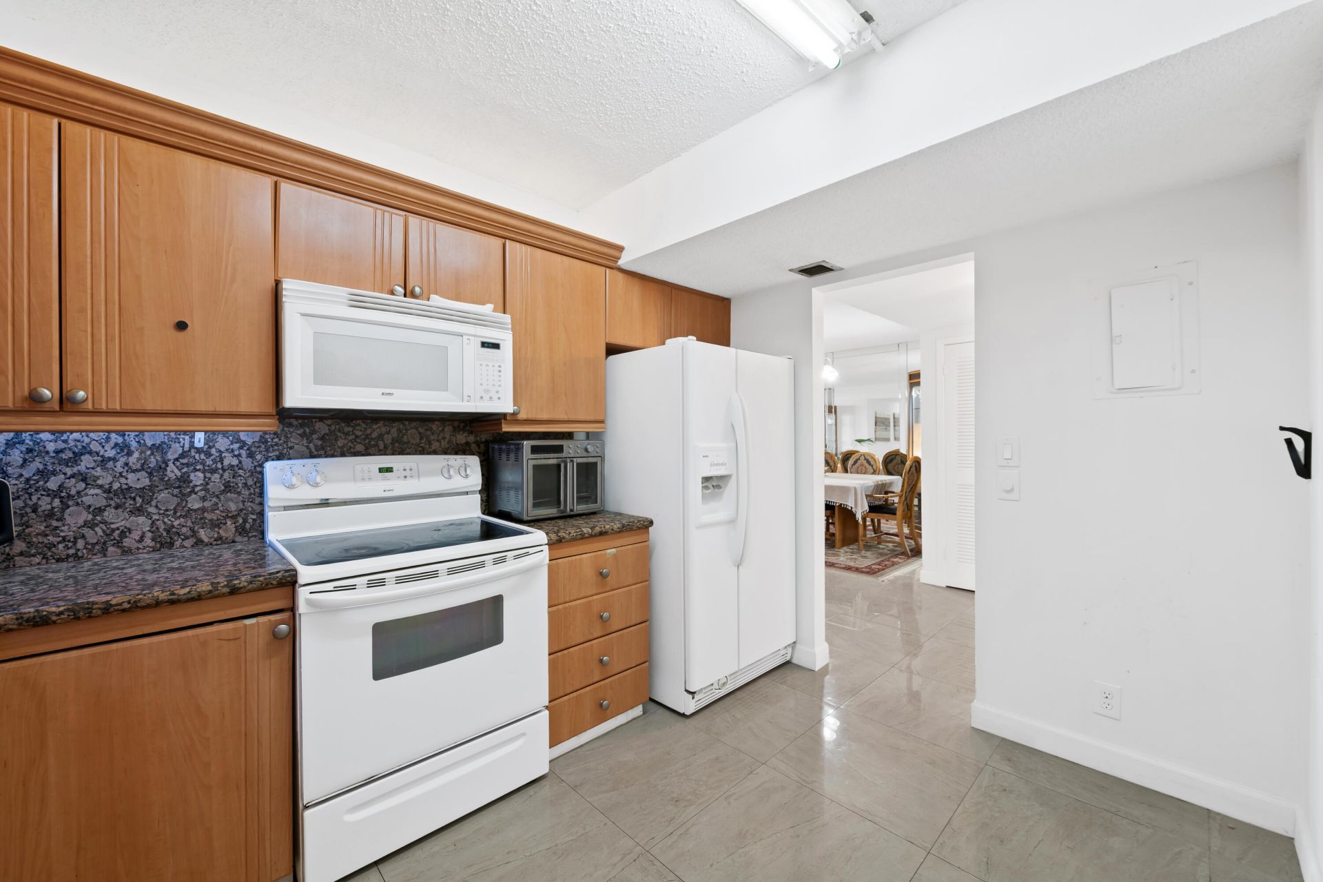 2500 Parkview Drive, Unit 615, Hallandale Beach, FL 33009 Photo