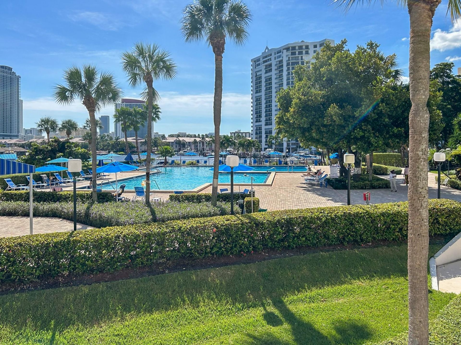 2500 Parkview Dr, Unit 615, Hallandale Beach, FL 33009 Photo