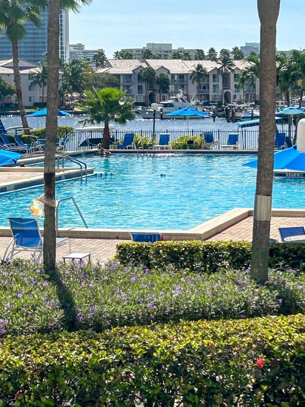 2500 Parkview Dr, Unit 615, Hallandale Beach, FL 33009 Photo