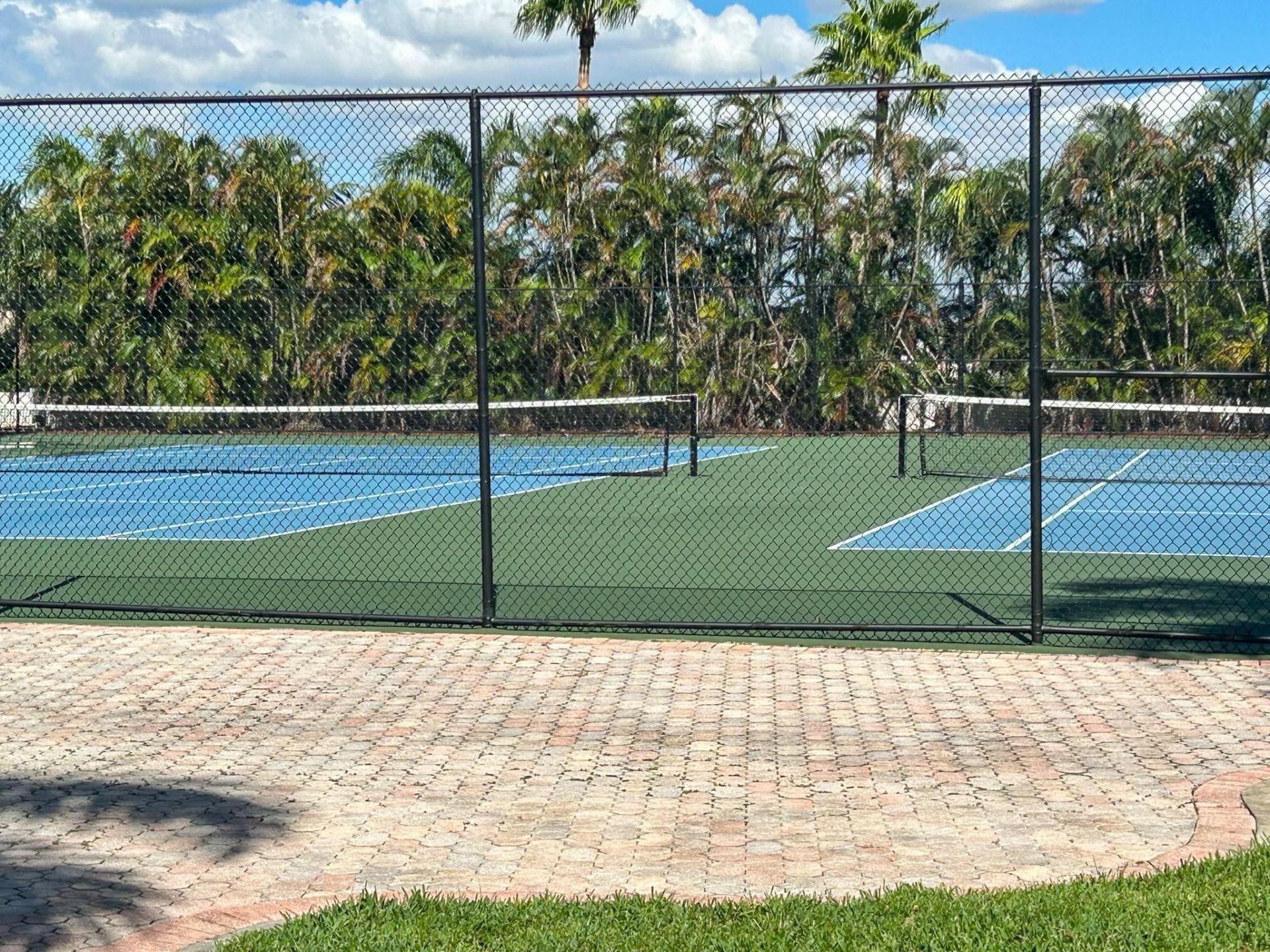 2500 Parkview Dr, Unit 615, Hallandale Beach, FL 33009 Photo