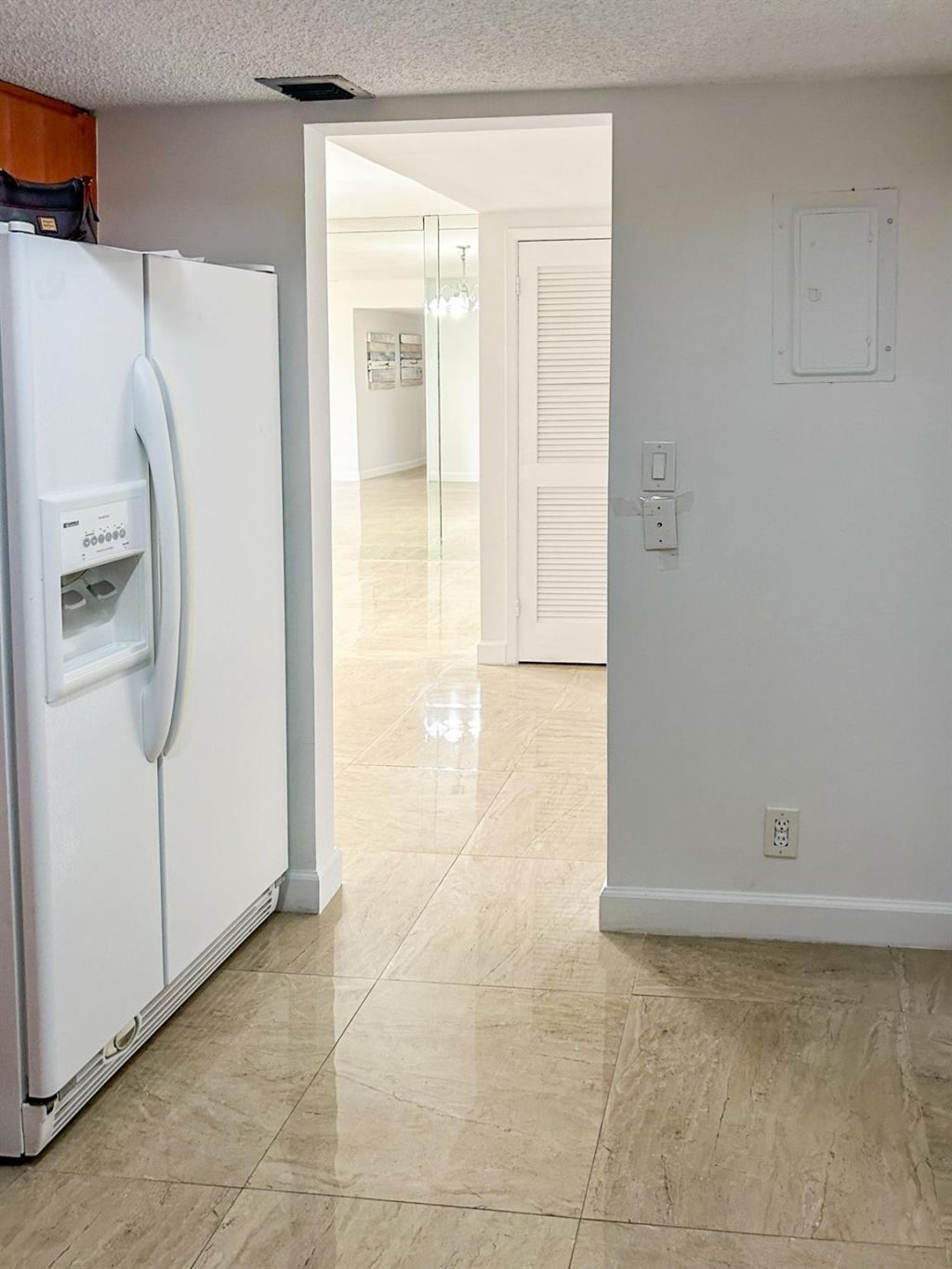 2500 Parkview Dr, Unit 615, Hallandale Beach, FL 33009 Photo