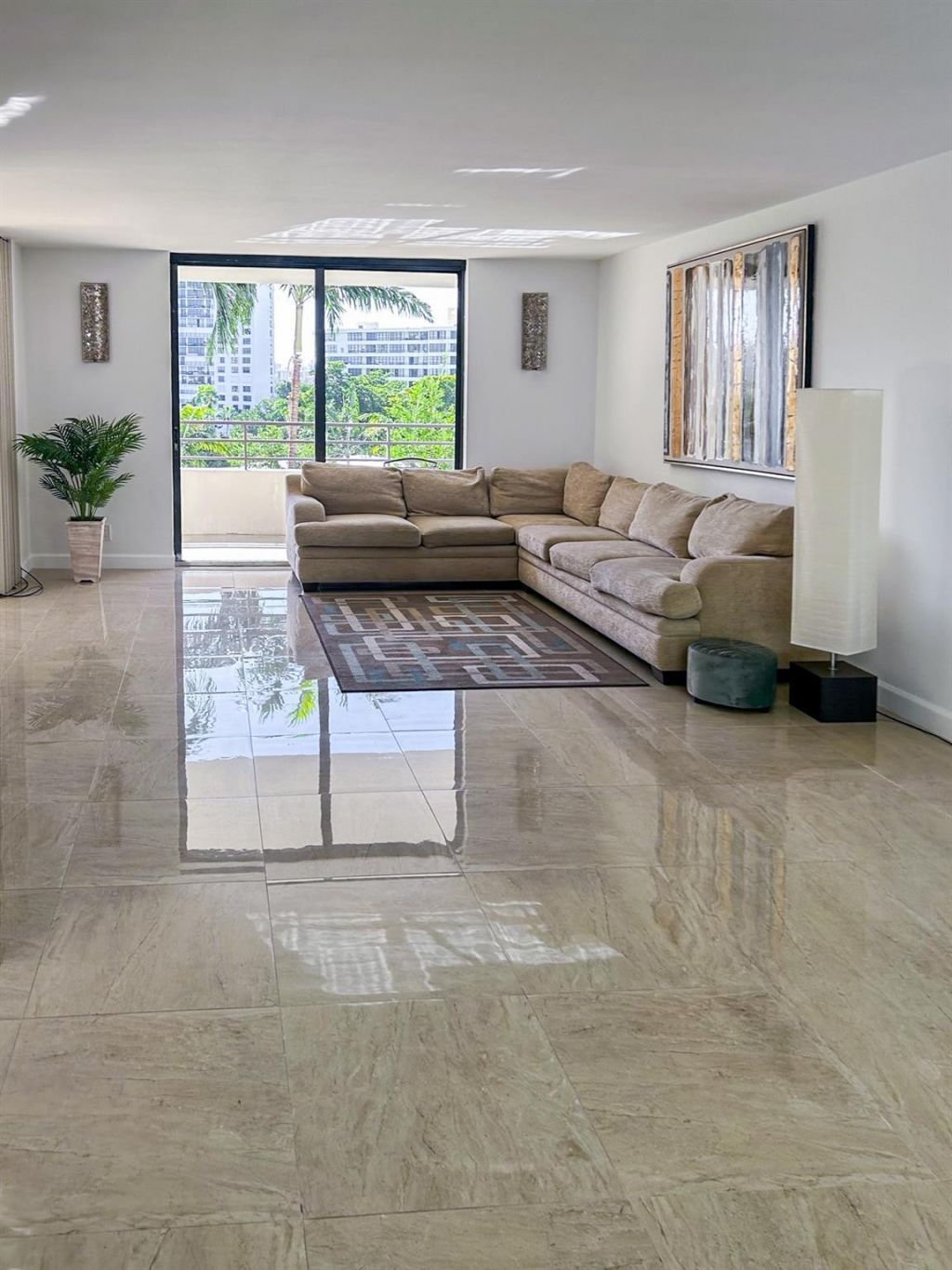 2500 Parkview Dr, Unit 615, Hallandale Beach, FL 33009 Photo