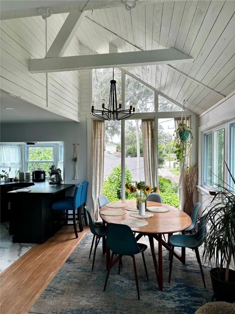 945 11th Street N, Saint Petersburg, FL 33705 Photo