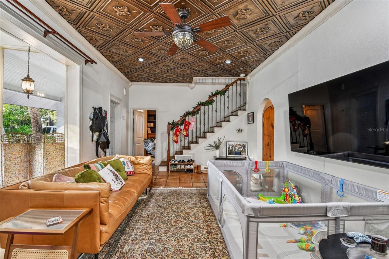 945 11th Street N, Saint Petersburg, FL 33705 Photo