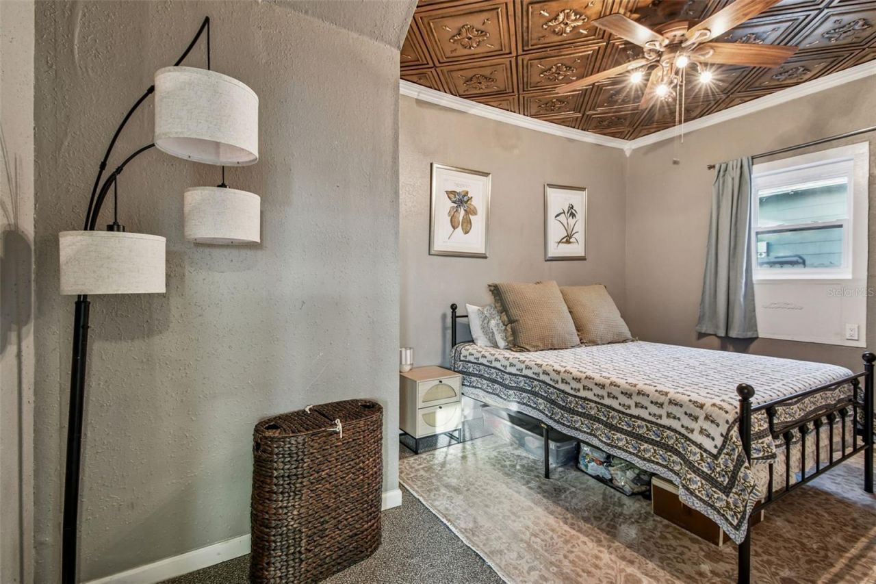 945 11th Street N, Saint Petersburg, FL 33705 Photo