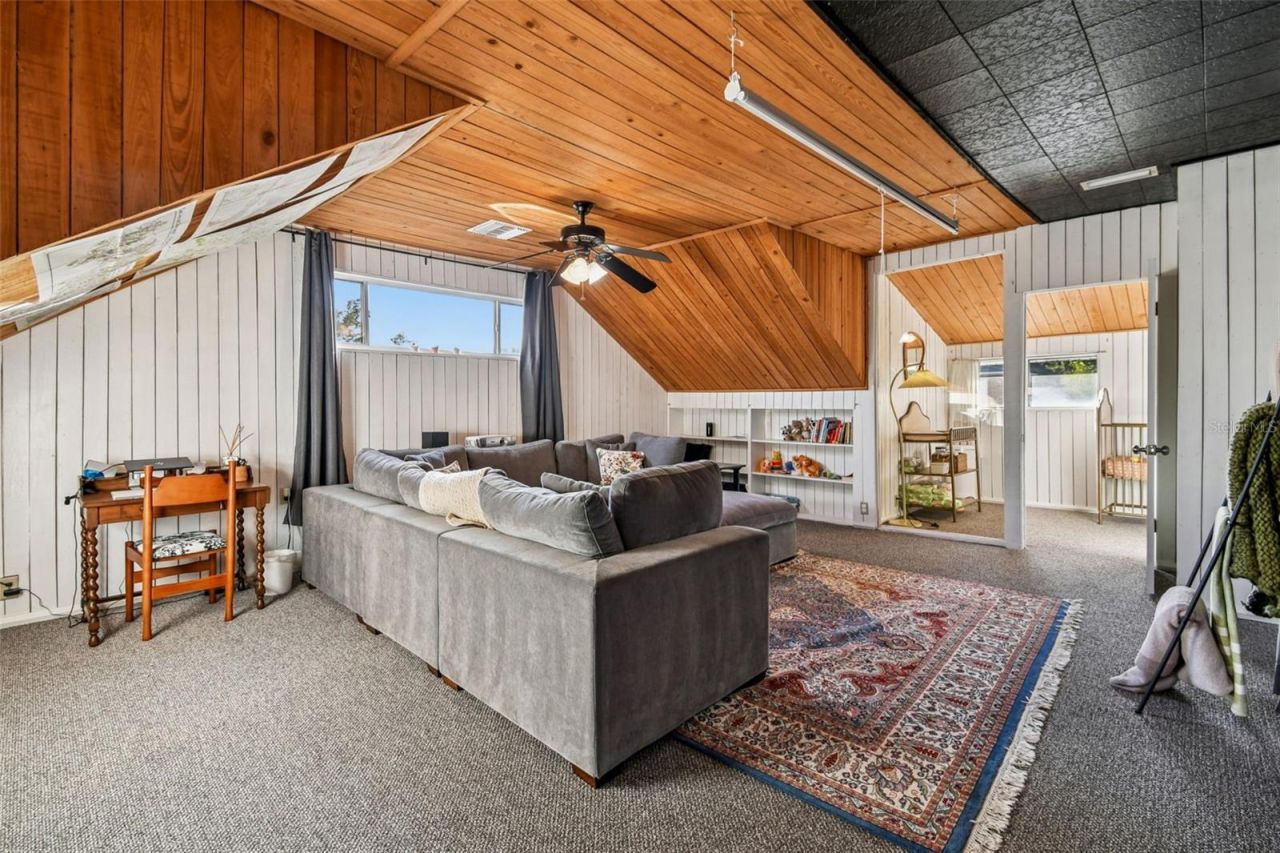 945 11th Street N, Saint Petersburg, FL 33705 Photo