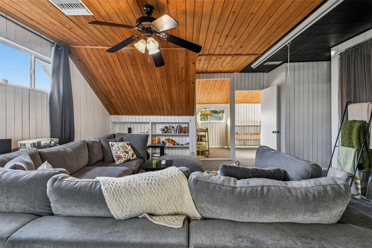 945 11th Street N, Saint Petersburg, FL 33705 Photo