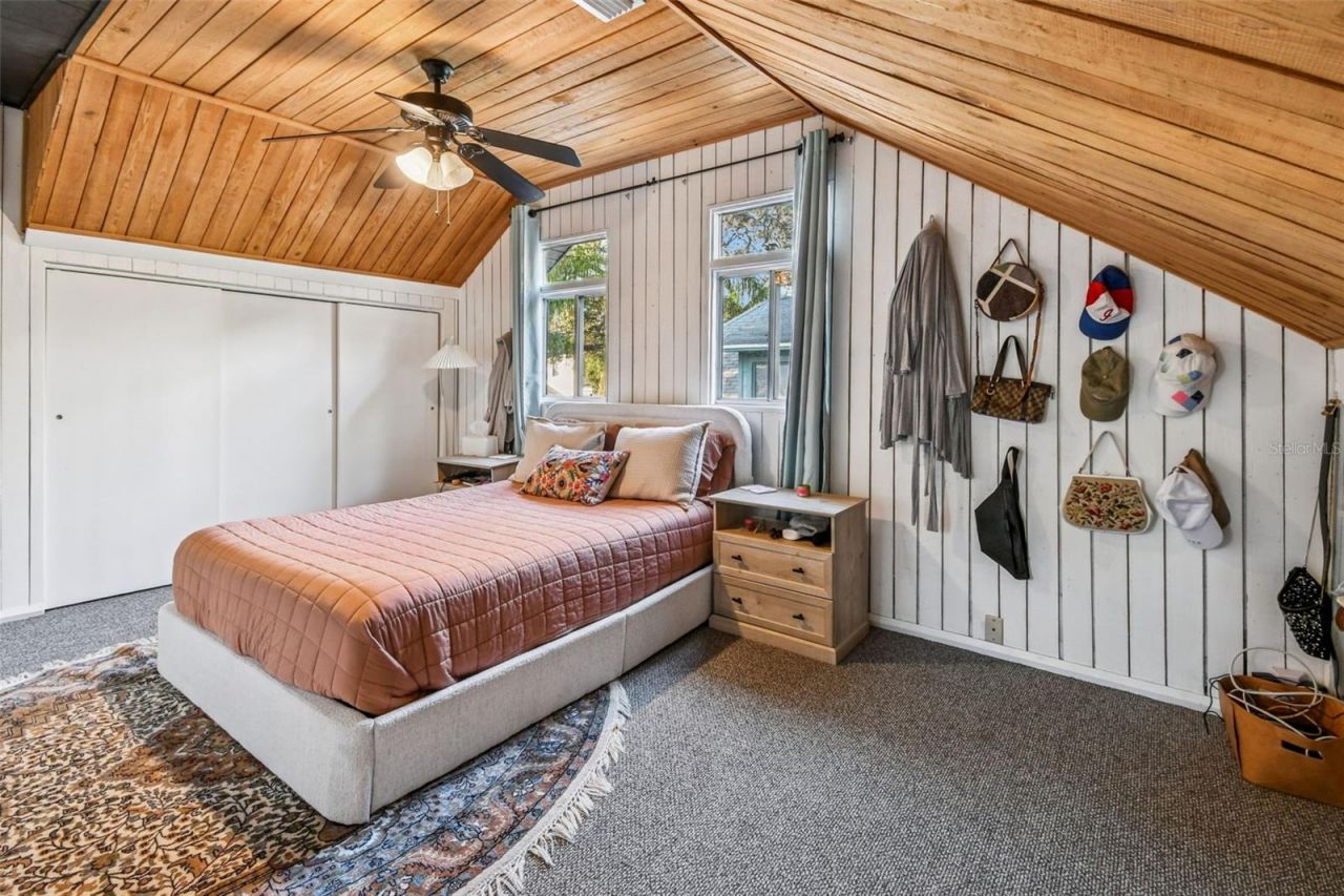 945 11th Street N, Saint Petersburg, FL 33705 Photo