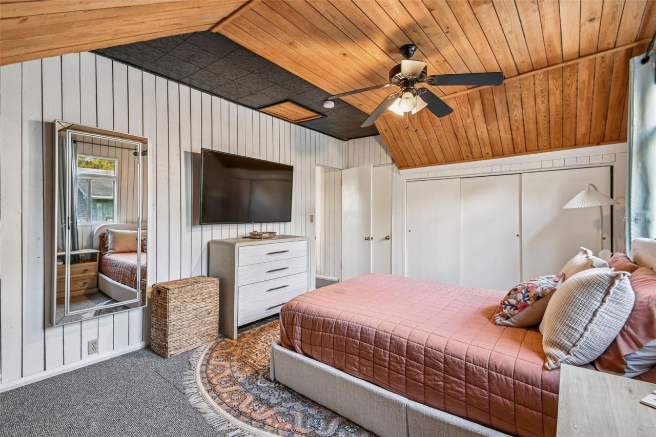 945 11th Street N, Saint Petersburg, FL 33705 Photo