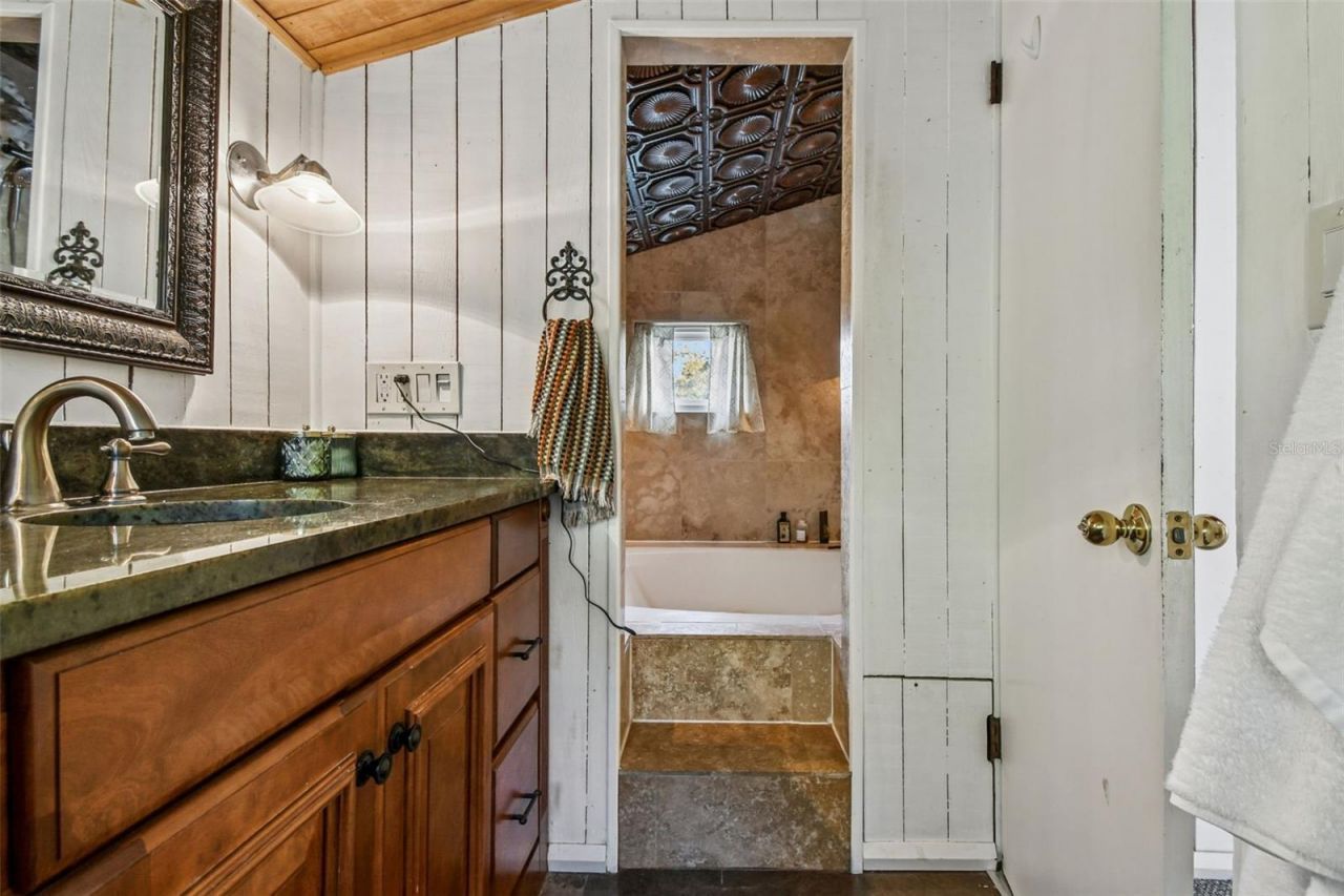 945 11th Street N, Saint Petersburg, FL 33705 Photo