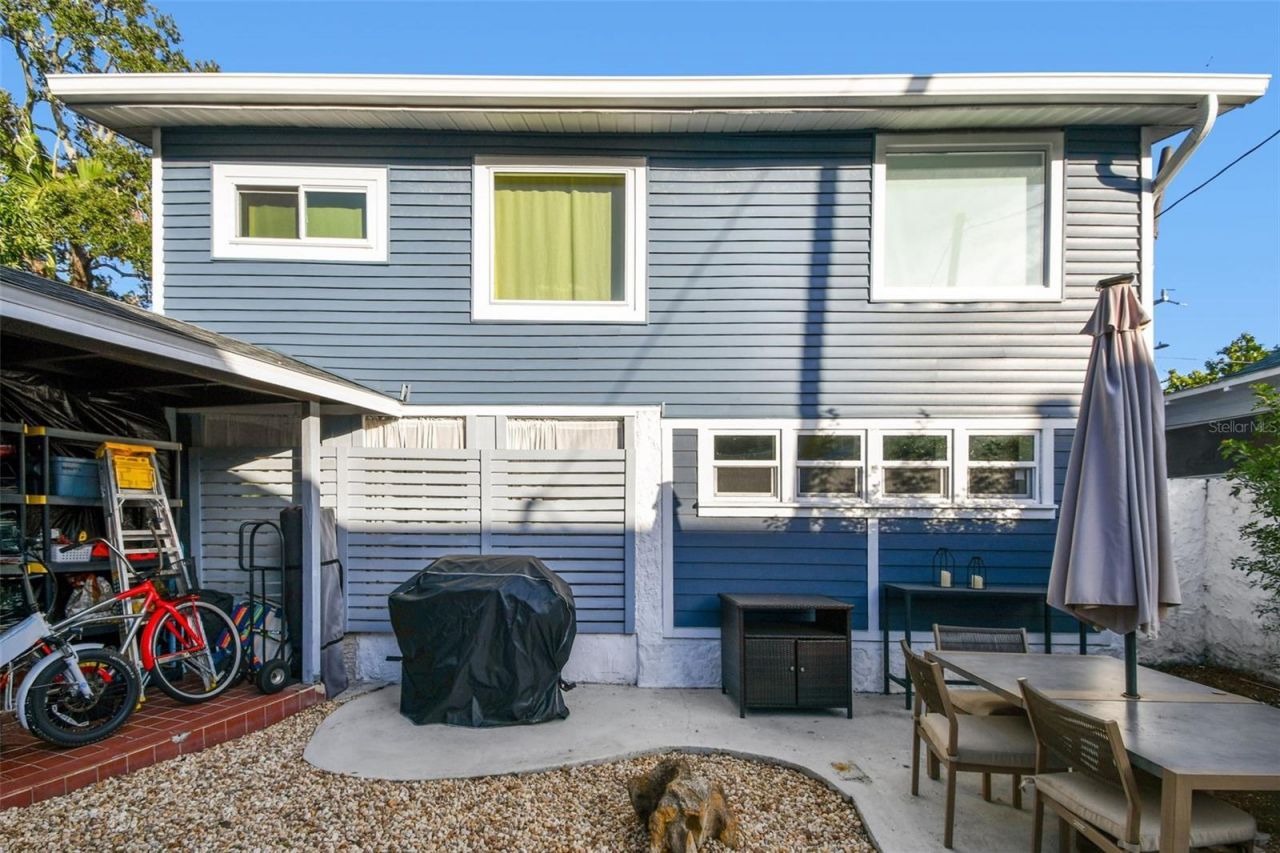 945 11th Street N, Saint Petersburg, FL 33705 Photo