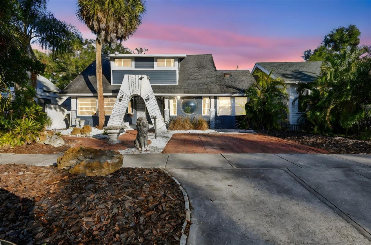 945 11th Street N, Saint Petersburg, FL 33705 Photo