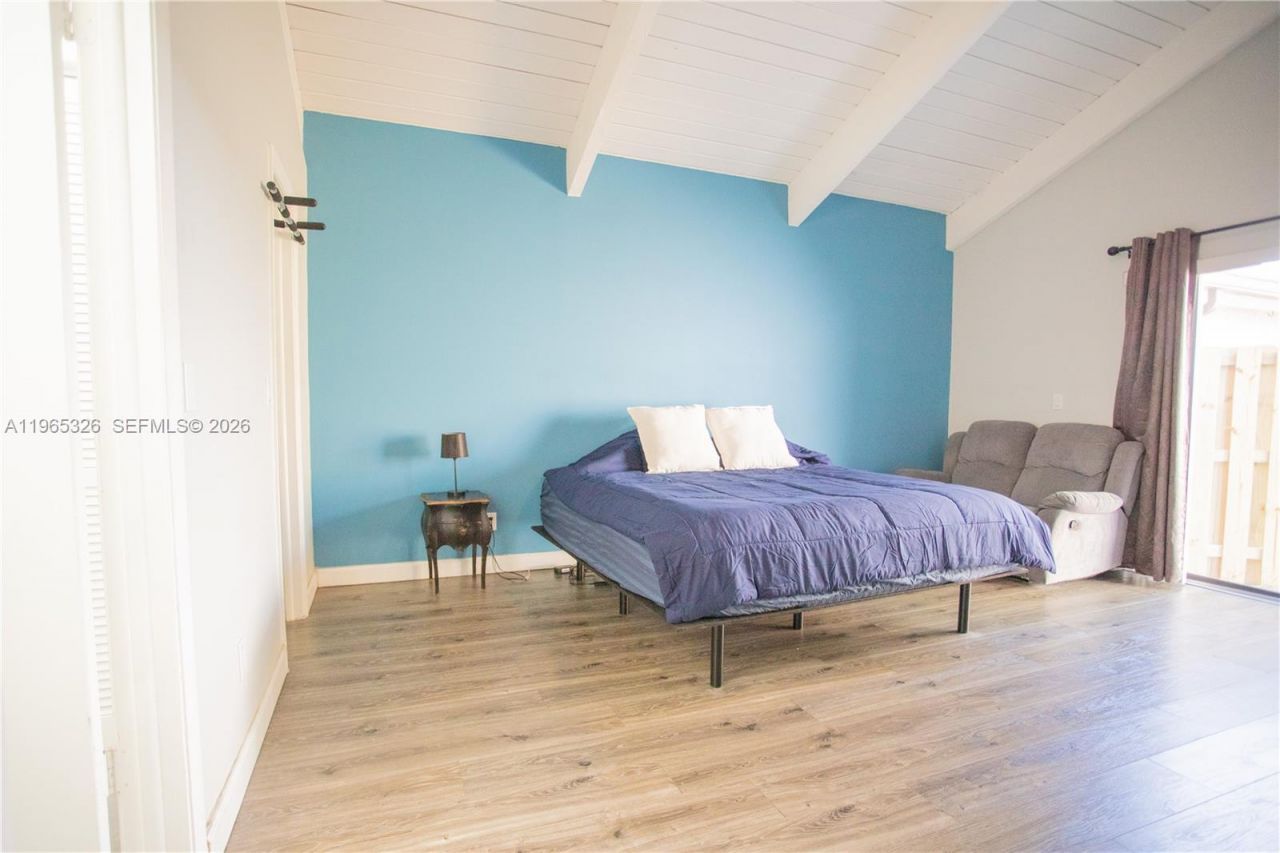 523 Leslie Dr, Hallandale Beach, FL 33009 Photo