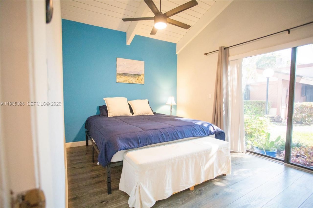 523 Leslie Dr, Hallandale Beach, FL 33009 Photo