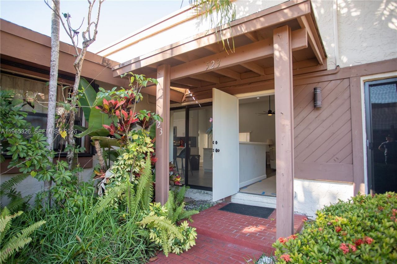 523 Leslie Dr, Hallandale Beach, FL 33009 Photo