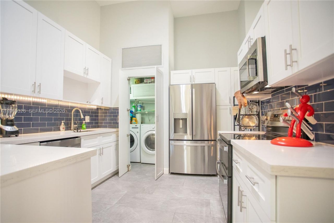 523 Leslie Dr, Hallandale Beach, FL 33009 Photo