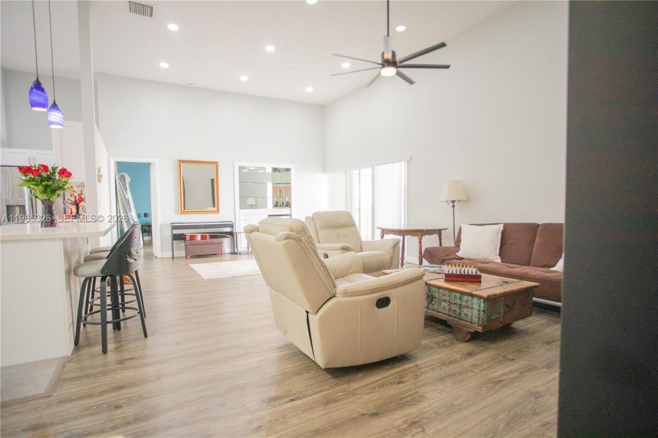 523 Leslie Dr, Hallandale Beach, FL 33009 Photo