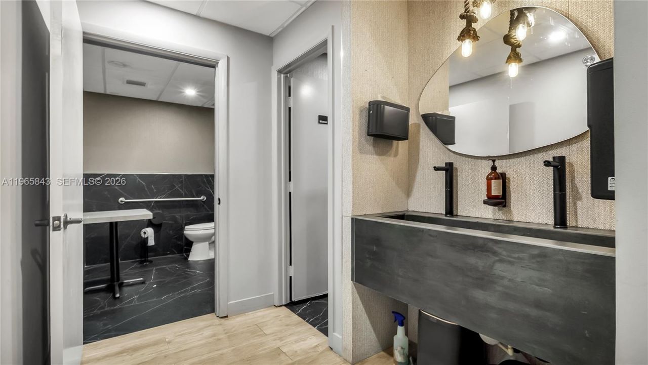 2220 N University Dr , Sunrise, FL 33322 Photo