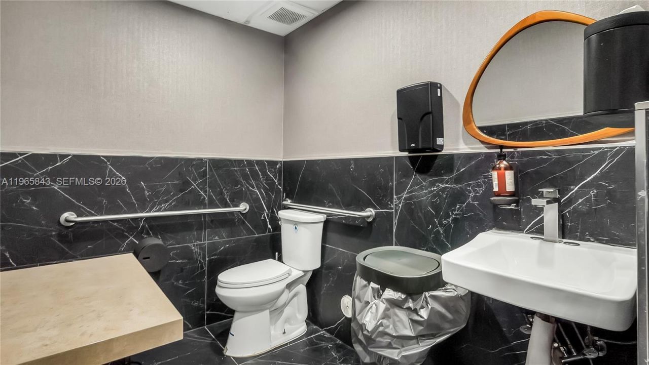 2220 N University Dr , Sunrise, FL 33322 Photo