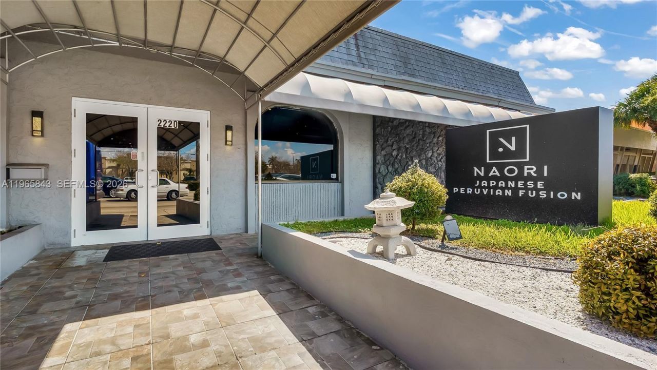 2220 N University Dr , Sunrise, FL 33322 Photo